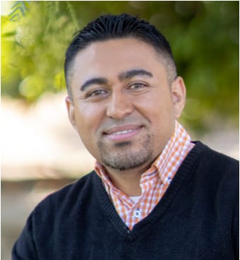 Nestor Mendez Headshot